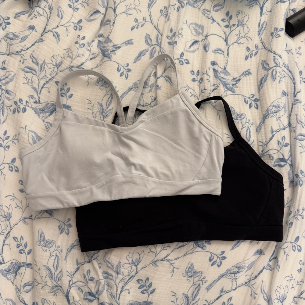 Women's Black and white vital Sports Bras medium A-C